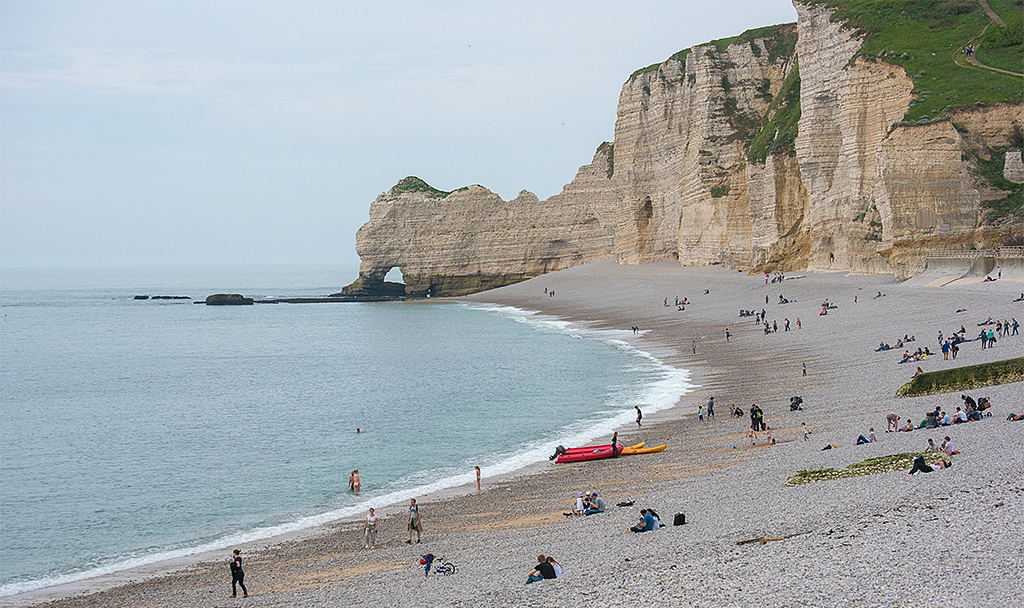 Normandie 05 - 2016_KA79382-1 Kopie.jpg - Eletrat, mit seinem legenderen Felsen